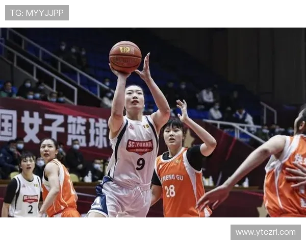中国女篮首发后卫遭雪藏梦游表现不敌田中心宫鲁鸣痛斥不容忍